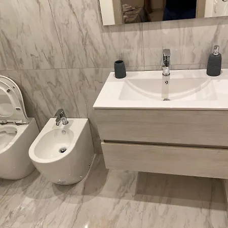 Lapis Oda ve Kahvaltı